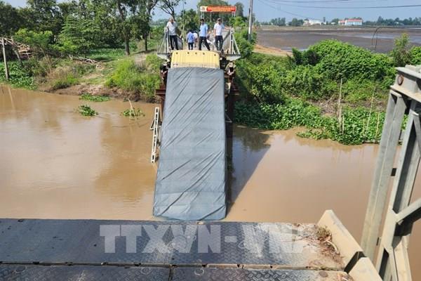 An Giang: Sập cầu T6 khiến xe tải rơi xuống kênh