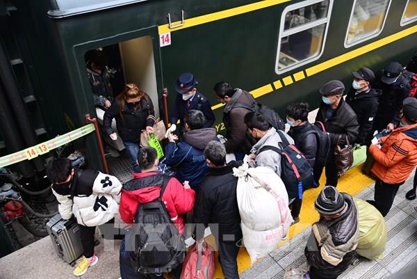 Trung Quốc lập kỷ lục mới về vận tải hành khách đường sắt