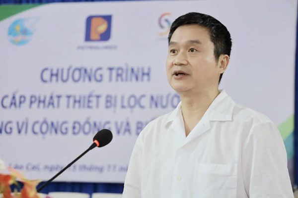 Petrolimex tặng 1.000 bình lọc nước cho người dân huyện Bắc Hà và Bảo Yên