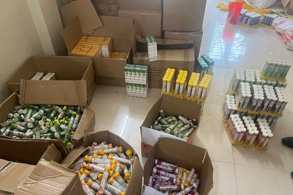 Phát hiện cơ sở có dấu hiệu sản xuất thực phẩm giả tại Hà Nội