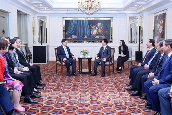 Chủ tịch nước Lương Cường tiếp Trưởng Khu hành chính đặc biệt Hong Kong