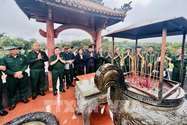 Hội Cựu chiến binh TTXVN tri ân các Anh hùng liệt sỹ ở vùng "đất lửa" Quảng Trị