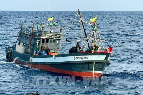 Ấn Độ phá vỡ vụ vận chuyển lậu ma túy trên biển lớn nhất lịch sử