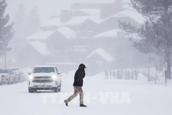 Thủ đô Seoul (Hàn Quốc) hứng chịu bão tuyết tồi tệ nhất trong hơn 50 năm