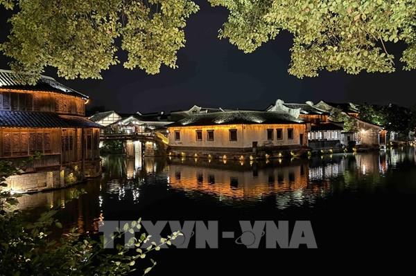 Ô Trấn (Trung Quốc) lung linh về đêm