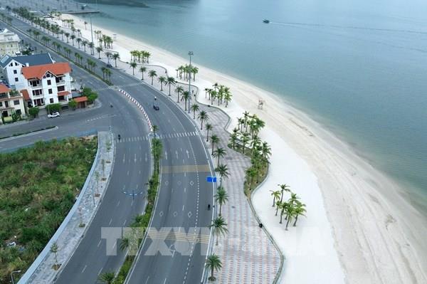  Chiêm ngưỡng cung đường ven biển Hạ Long 