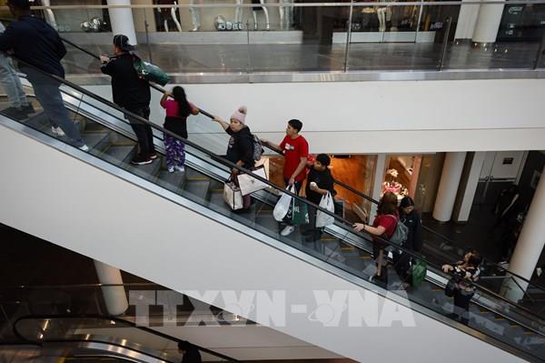 Các nhà bán lẻ Mỹ "tung chiêu" thu hút khách mùa mua sắm cuối năm