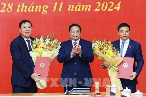 Trao quyết định bổ nhiệm Bộ trưởng Bộ Tài chính và Bộ trưởng Bộ Giao thông vận tải