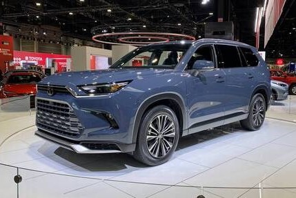 Sản lượng toàn cầu của Toyota giảm tháng thứ 9 liên tiếp