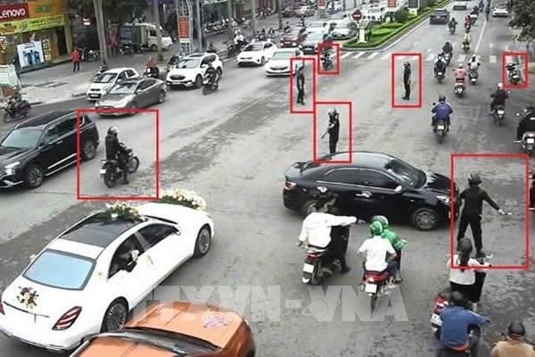 Tạm giữ hình sự các đối tượng có hành vi dẹp đường cho đoàn xe đám cưới ở Thanh Hoá