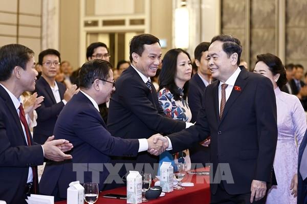 Chủ tịch Quốc hội Trần Thanh Mẫn gặp gỡ cộng đồng người Việt tại Singapore