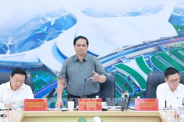 Thủ tướng: Xử lý nghiêm cán bộ gây cản trở, chậm trễ trong triển khai sân bay Long Thành