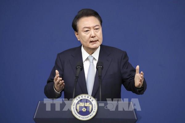 Tổng thống Hàn Quốc ban bố lệnh thiết quân luật khẩn cấp