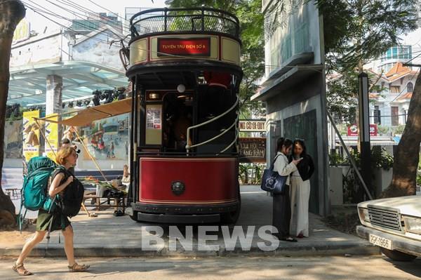 Trải nghiệm Hà Nội xưa qua chuyến tàu số 6