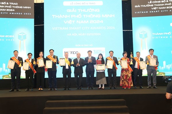 Trao tặng 19 giải thưởng Thành phố thông minh Việt Nam năm 2024