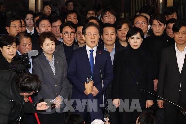 Anh, Nga và Nhật Bản quan ngại về tình hình ở Hàn Quốc