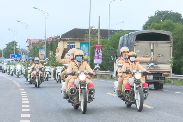 Quy định mới về việc Cảnh sát giao thông dừng phương tiện để kiểm soát