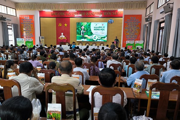 PVFCCo đồng hành thiết thực cùng nhà nông với chương trình “Bác sĩ nông học” 