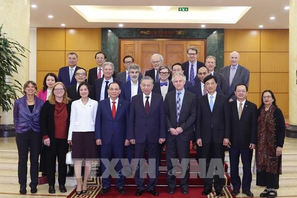 Tổng Bí thư Tô Lâm tiếp các nhà khoa học, chuyên gia quốc tế dự Lễ trao giải thưởng VinFuture lần thứ 4