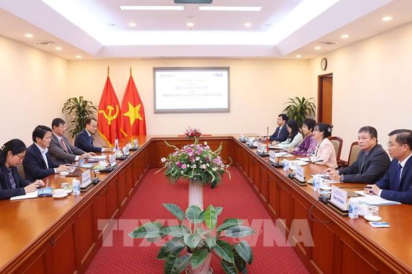 Tổng Giám đốc TTXVN Vũ Việt Trang hội đàm với Chủ tịch kiêm Giám đốc điều hành Yonhap