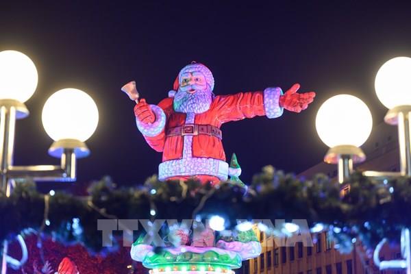 Không khí chờ đón Giáng sinh 2024 trên khắp thế giới