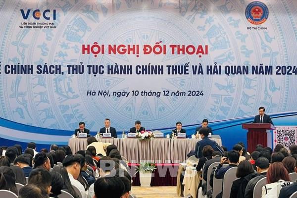 Đối thoại, tháo gỡ vướng mắc về thuế, hải quan năm 2024