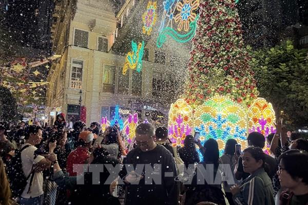 Hong Kong (Trung Quốc) lung linh trong ánh đèn Giáng sinh