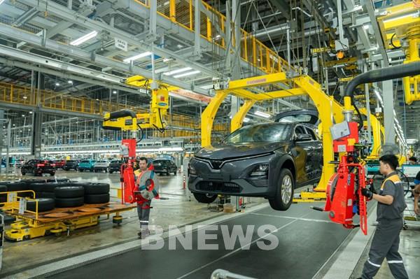 Thị trường ô tô đối mặt thách thức trong tháng đầu năm