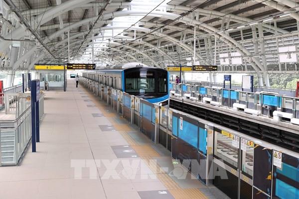 Hình ảnh tuyến Metro số 1 Bến Thành - Suối Tiên trước ngày khai thác chính thức