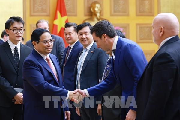 Thủ tướng tiếp đoàn doanh nghiệp hàng không vũ trụ, quốc phòng, an ninh của Việt Nam