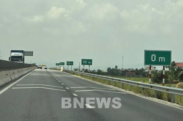 Giữ khoảng cách lái xe an toàn và những điều cần biết