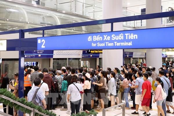 Vượt xa kế hoạch, metro số 1 đạt 279.000 lượt khách trong 3 ngày đầu khai thác