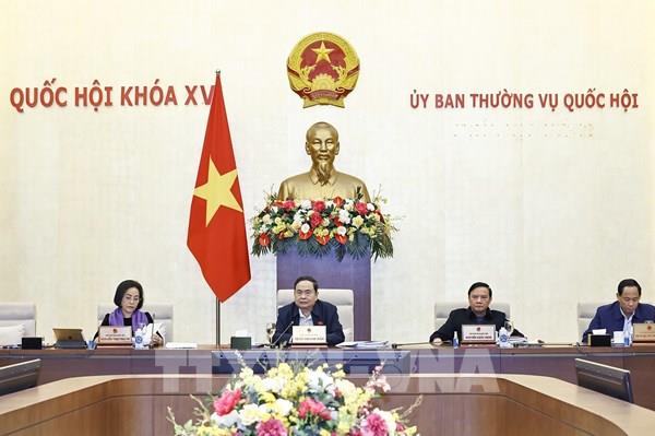 Thông qua Nghị quyết về mức thuế bảo vệ môi trường đối với xăng, dầu, mỡ nhờn