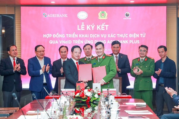 Agribank và Trung tâm RAR - Bộ Công an ký kết triển khai dịch vụ xác thực điện tử qua VNeID 