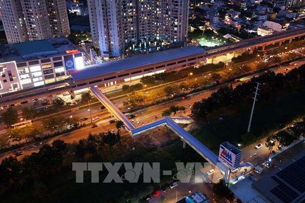 Tàu metro số 1 tạm dừng hoạt động do thời tiết xấu