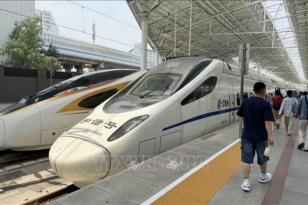 Trung Quốc: Đường sắt cao tốc tác động tích cực đến sự phát triển kinh tế - xã hội