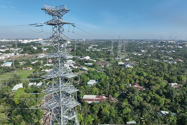 Đóng điện đường dây 220kV đấu nối Trạm biến áp 500kV Long Thành
