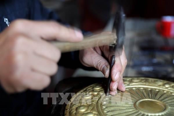 Gìn giữ tinh hoa làng nghề chạm bạc
