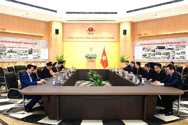 Việt Nam - Lào thúc đẩy quan hệ hợp tác thương mại, công nghiệp và năng lượng