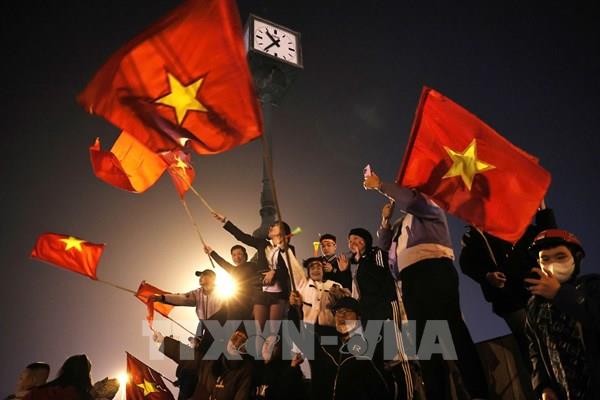 Người dân cả nước ăn mừng chiến thắng của đội tuyển Việt Nam tại ASEAN Cup 2024