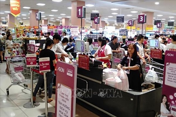 Thị trường hàng hoá ngày 28 Tết: Hàng tươi sống đắt khách