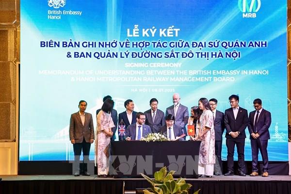 Vương quốc Anh hỗ trợ Hà Nội nghiên cứu phát triển giao thông công cộng