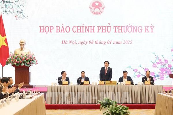 Họp báo Chính phủ: Thông tin xử lý các tin đồn thất thiệt trên mạng và tình hình lương, thưởng Tết
