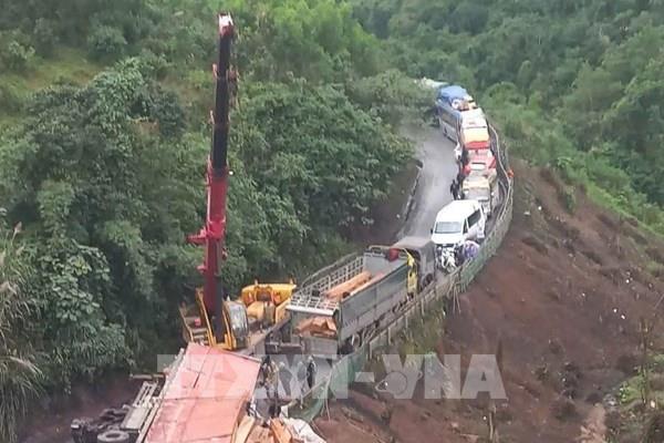 Khẩn trương khắc phục ách tắc trên Quốc lộ 15D đoạn qua Quảng Trị