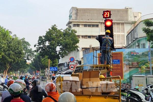 Tp. Hồ Chí Minh lắp thêm đèn tín hiệu rẽ phải để giảm ùn tắc tại các nút giao