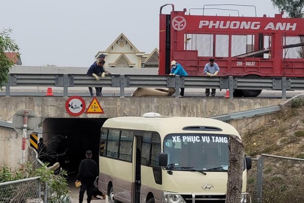 Liên tiếp xảy ra tai nạn giao thông trên cao tốc Hà Nội - Hải Phòng