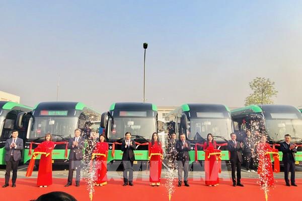 Hà Nội đưa 3 tuyến buýt điện số 05, 39 và 47 vào hoạt động