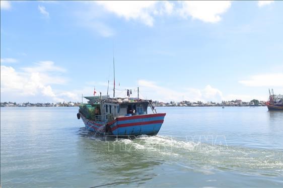 Khắc phục "thẻ vàng" IUU:  Giám sát chặt hơn hoạt động tàu cá khi vươn khơi