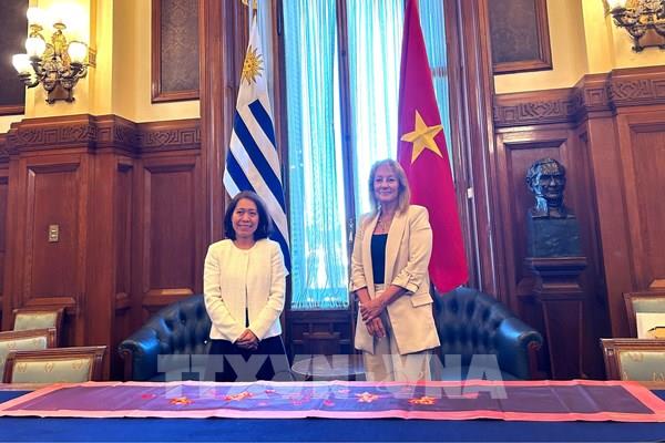 Việt Nam và Uruguay cam kết thúc đẩy quan hệ hợp tác