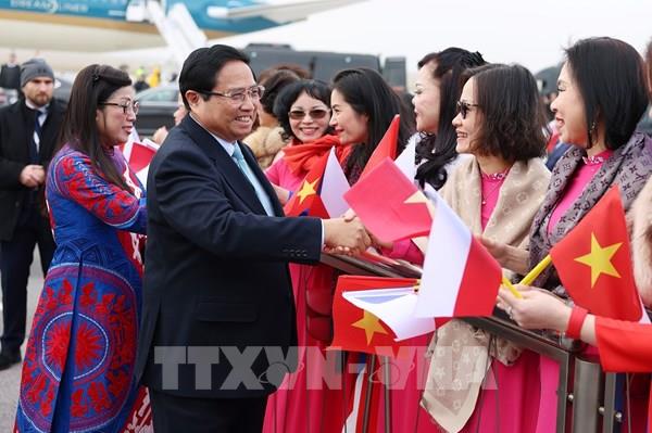 Thủ tướng Phạm Minh Chính tới thủ đô Praha, bắt đầu thăm chính thức Cộng hoà Séc
